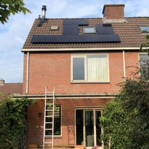 zonnepanelen op een hoekwoning