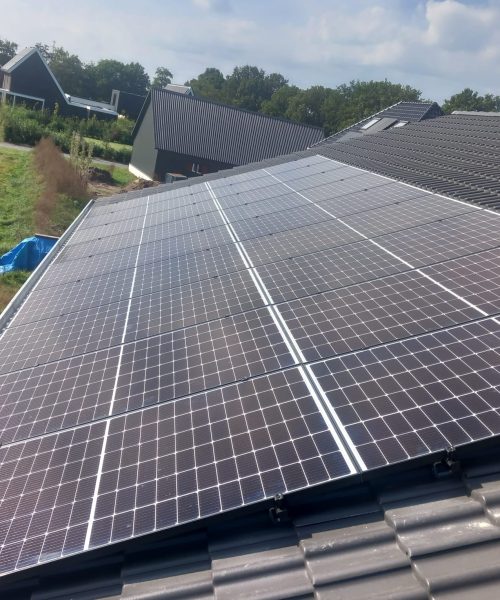 Bisol zonnepanelen Victron Energy ESS Beilen